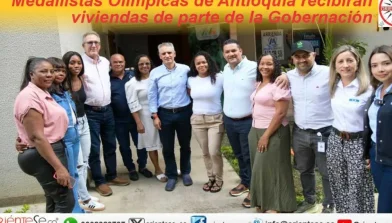 Foto de viva mi casa con el Gobernador Andrés Julián Rendón y Medallistas Olímpicas de Antioquia