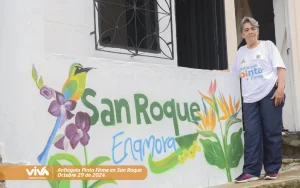 Fotos de viva mi casa donde podemos observar habitantes de San Roque pintando la fachada de su vivienda