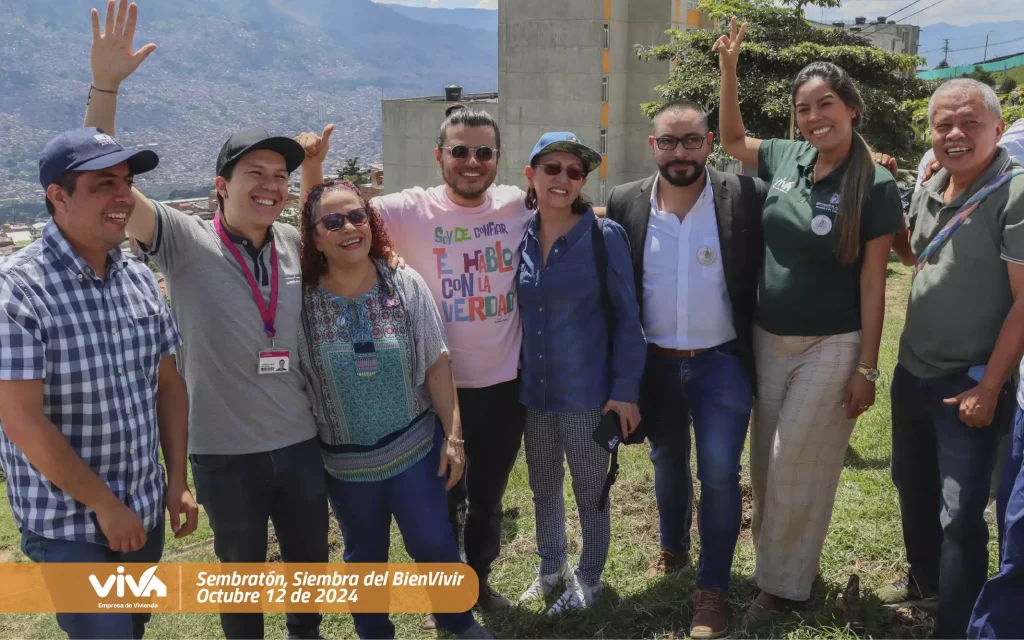 Foto de viva mi casa donde observamos personas en sembratón de Siembra del BienVivir