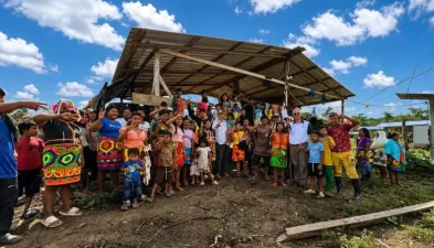 En-Medios-el-colombiano-energia-solar-indigenas Indígenas de Vigía y Murindó estrenan 20 paneles solares