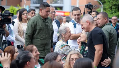 En-Medios-gobernacion-de-antioquia-entrego-renovado-el-hospital-venancio-diaz-diaz-y-anuncio-avances-en-subsidios-de-vivienda-para-familias-de-sabaneta En-Medios-gobernacion-de-antioquia-entrego-renovado-el-hospital-venancio-diaz-diaz-y-anuncio-avances-en-subsidios-de-vivienda-para-familias-de-sabaneta